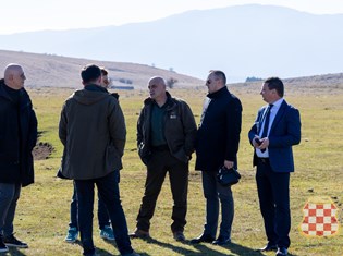 thumbnail_13 11 Foto Ugovor 11.jpg